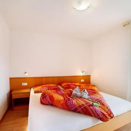 Mosttragerhof 2 *