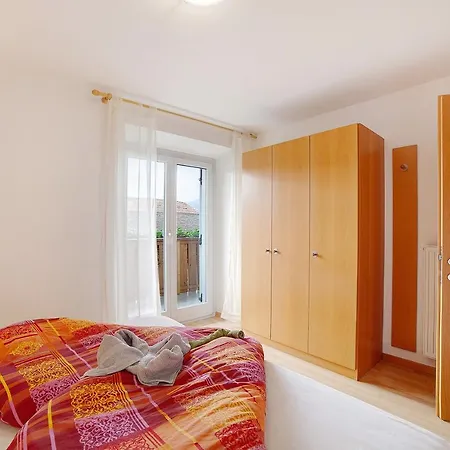 Mosttragerhof 2 *
