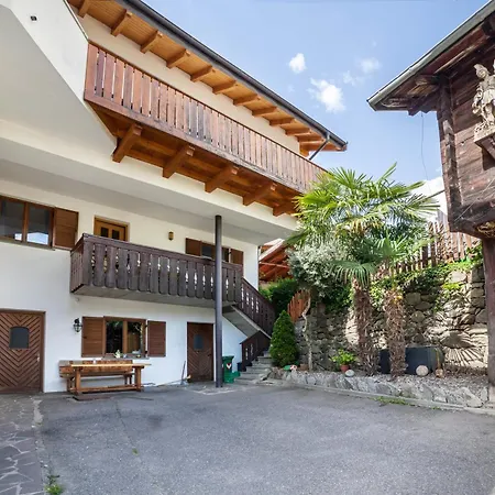 Mosttragerhof 2 Apartment Schenna